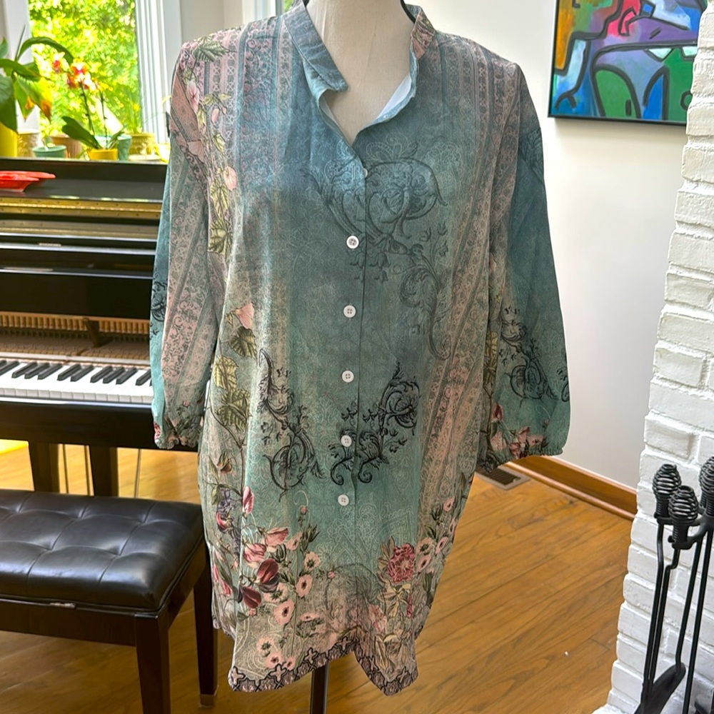 Floral Patterned Button-Up Blouse